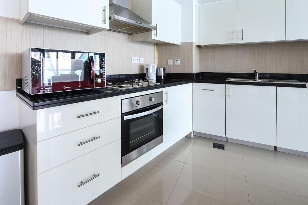 Key View - Park Towers Apartment *