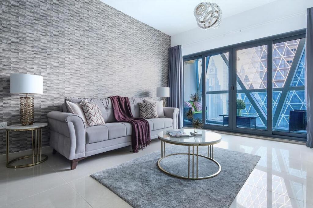 Key View - Park Towers Apartment